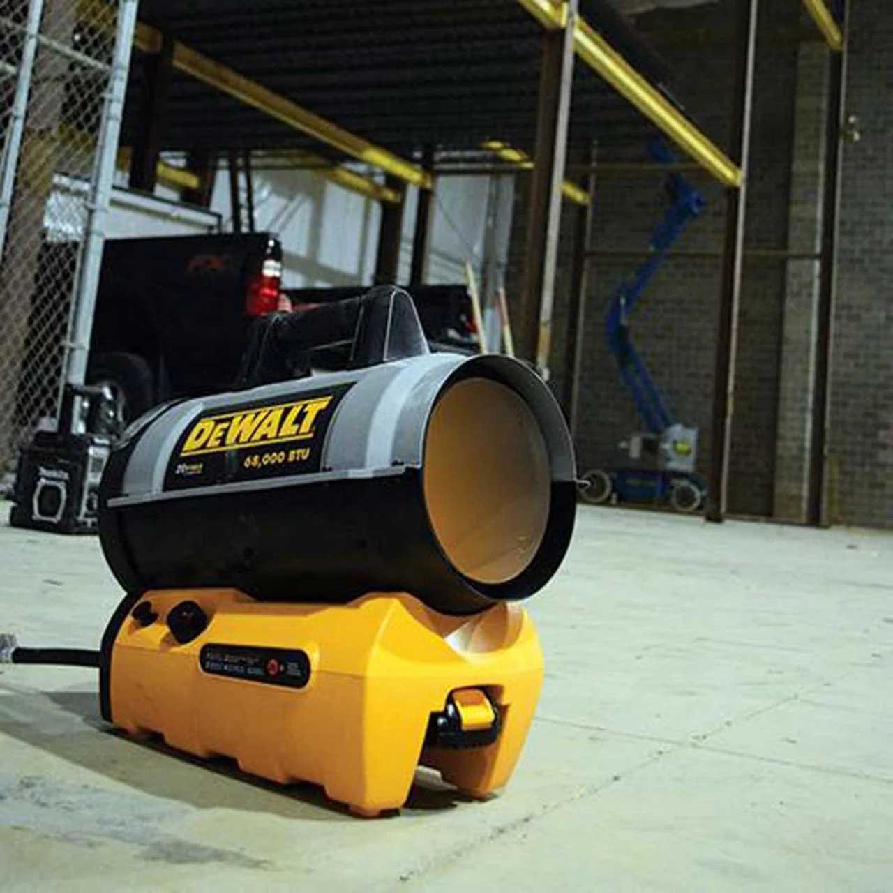 DEWALT 68,000 BTU Cordless Hybrid Forced Air Propane Heater - Image 5